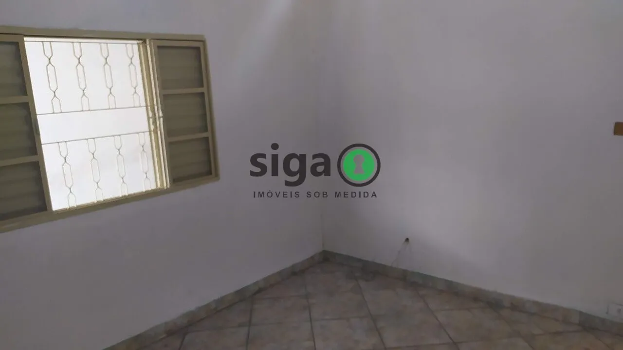 Imagem Imóvel com 3 Casas e 3 Vagas Próximo à Av. Santa Catarina