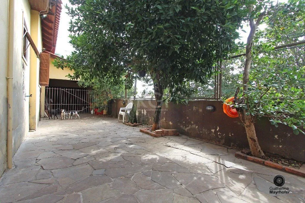 Imagem Casa para Venda - 150m², 2 dormitórios, 2 vagas - Nonoai