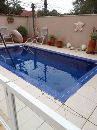 Imagem Casa 5 dorms, 3 suites, Piscina