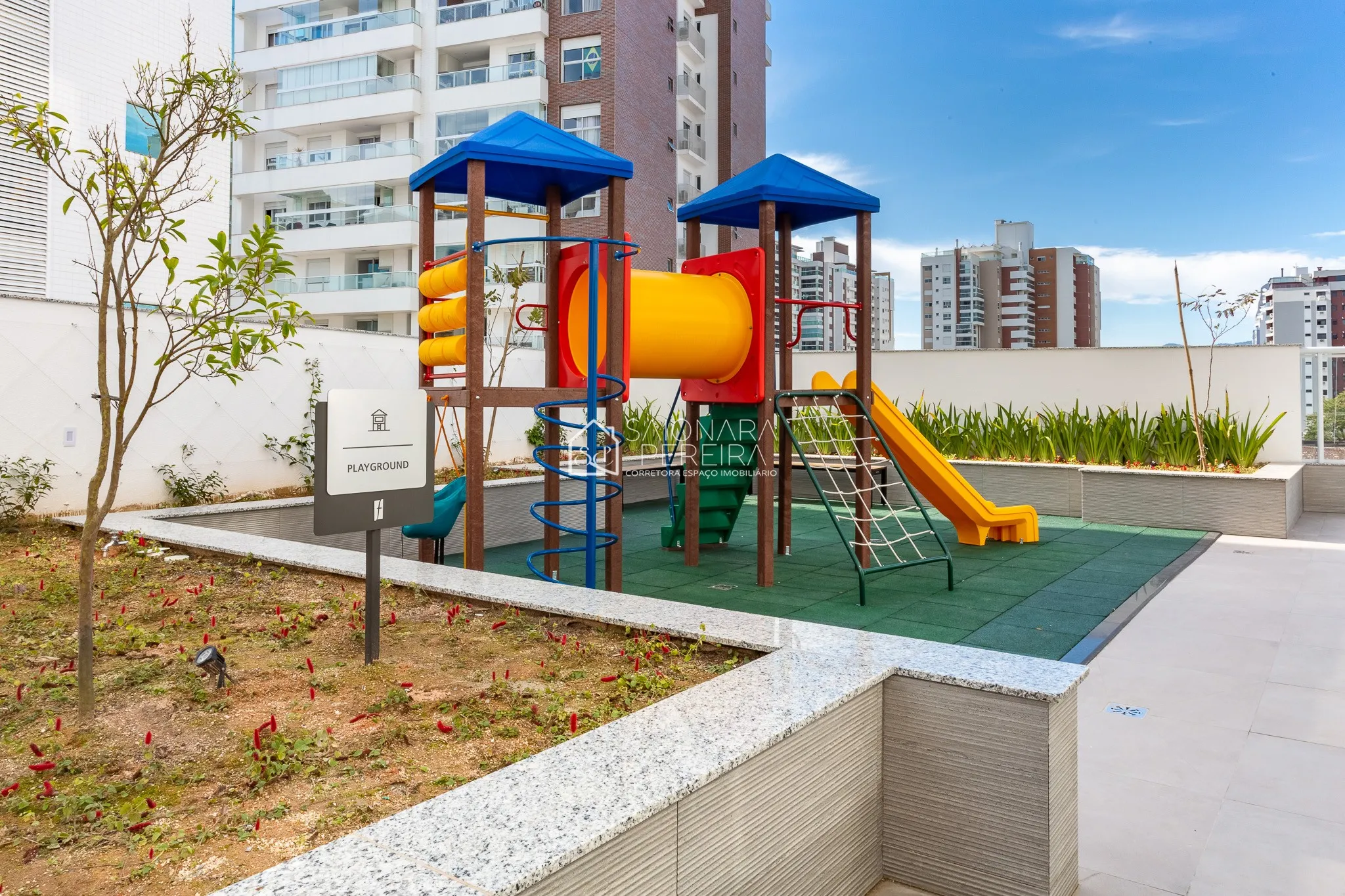 Imagem Apartamento de 3 dormitórios novo semi mobiliado.