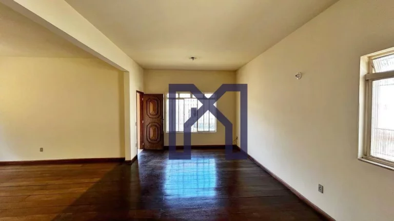Imagem Casa com 6 dormitórios à venda, 283 m² por R$ 1.400.000,00 - Varginha - Itajubá/MG