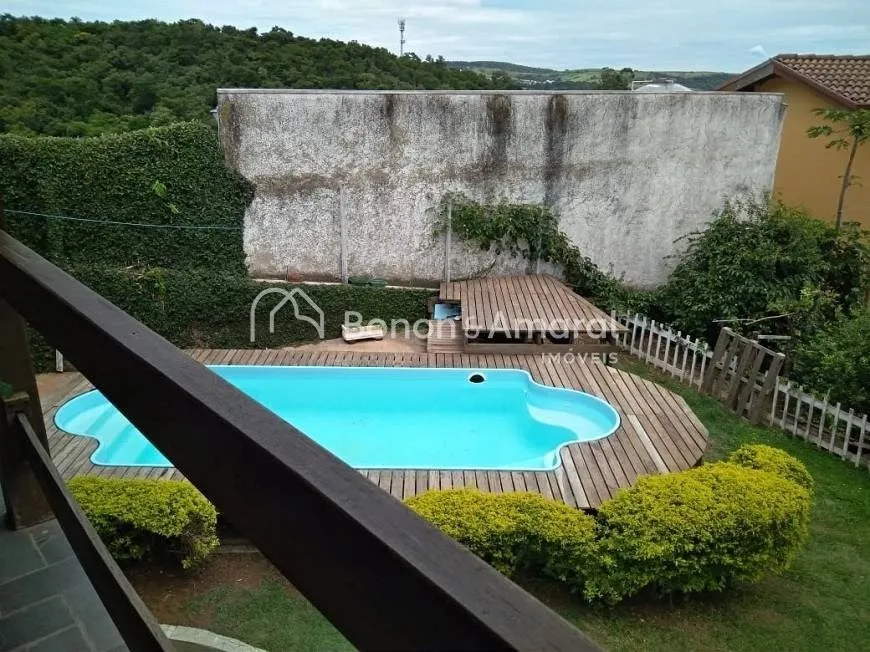 Imagem Casa de Condomínio com 3 Quartos e 4 banheiros à Venda, 270 m² por R$ 1.100.000