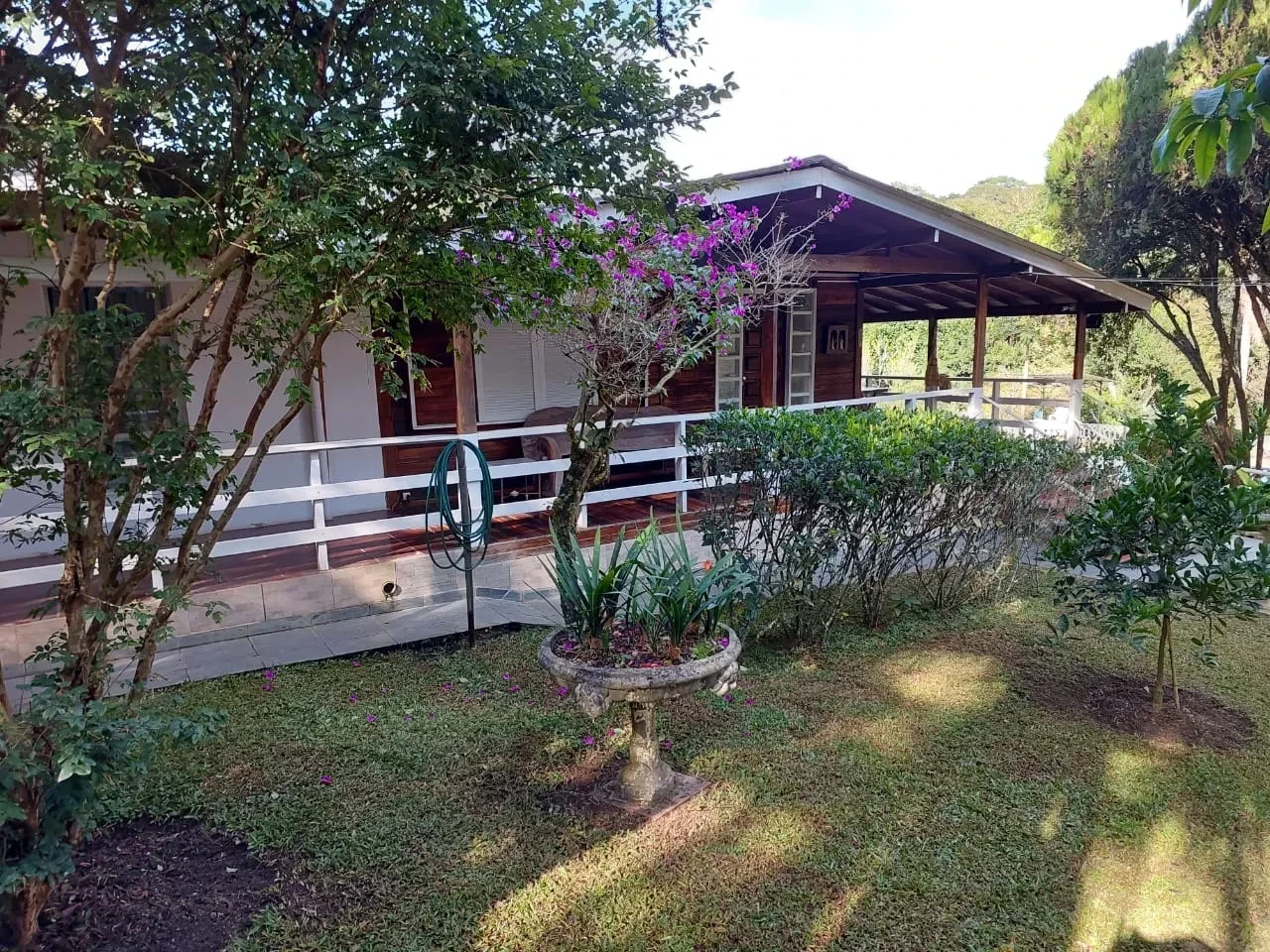 Imagem Chácara com 3 Quartos à Venda, 2000 metros em Jardim Colibri - Embu das Artes