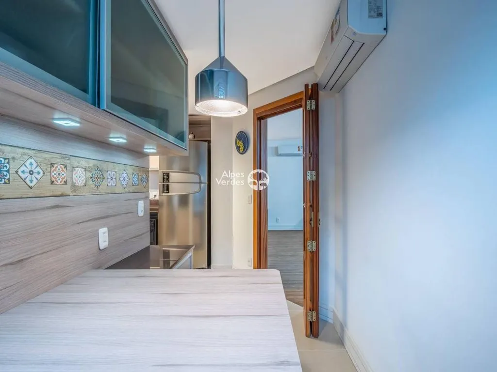 Imagem VENDE-SE APARTAMENTO COM 4 SUITES PROXIMO A RUA COBERTA DE GRAMADO