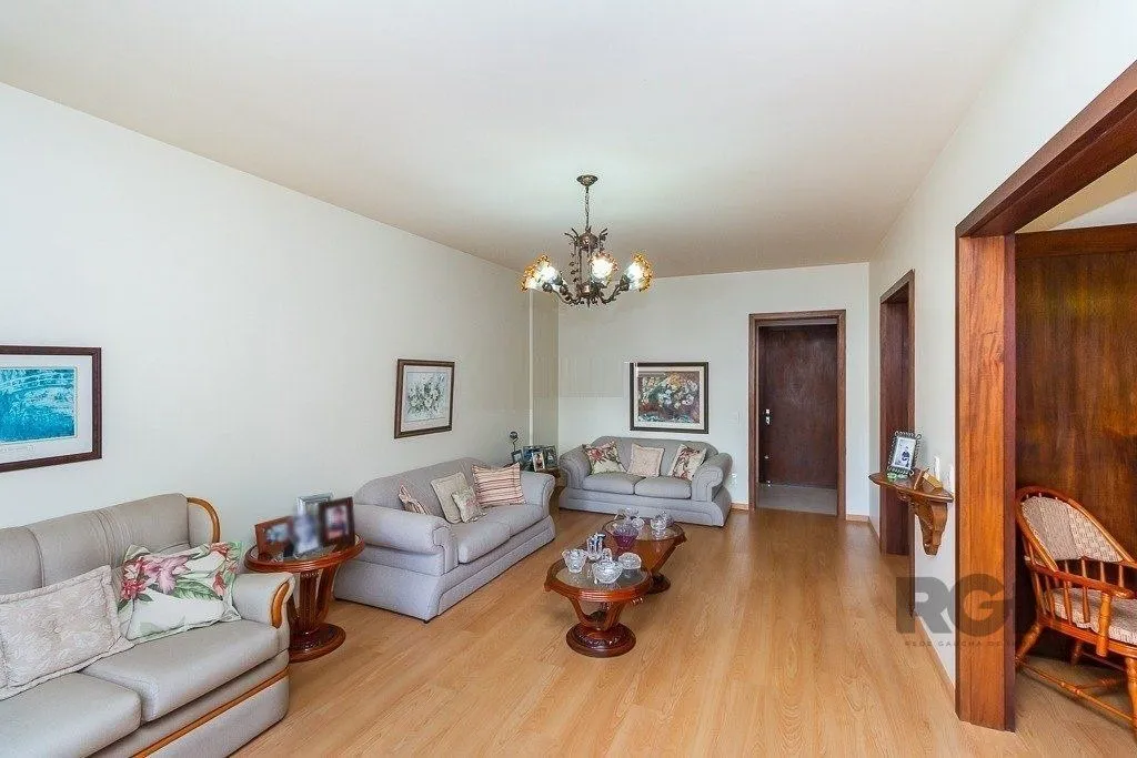 Imagem Vende-se amplo apartamento 3 quartos c/ suíte, 2 vagas, living com sacada e vista - 139m² - Auxiliadora