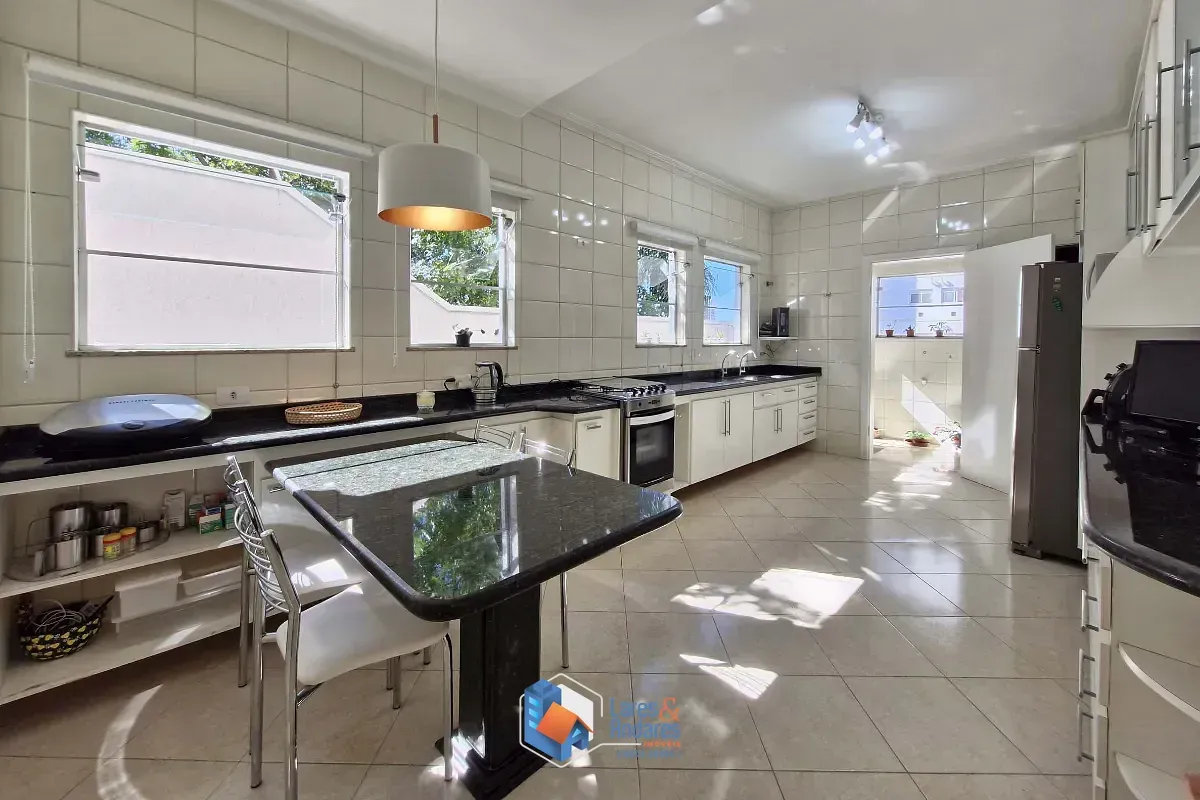 Imagem Sobrado para venda em Tucuruvi com 3 quartos, sendo 3 suítes, 234m²