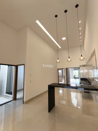 Imagem Casa Nova no Residencial Itaipu – 3 Suítes, Gourmet e Moderna