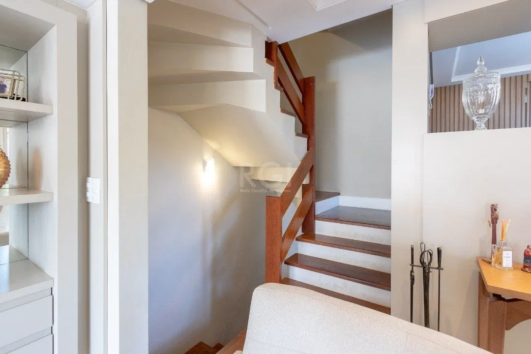 Imagem Casa Condominio para Venda - 210.69m², 3 dormitórios, sendo 2 suites, 4 vagas - Jardim Isabel