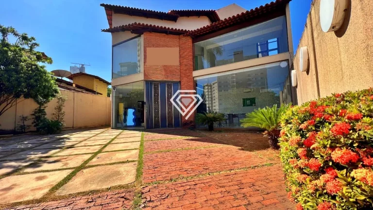Imagem Sobrado com 398 m² à Venda na 204 Sul