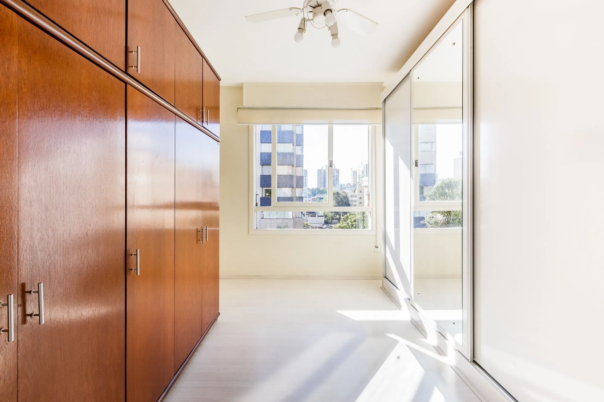 Imagem Oportunidade única: Apartamento com dois dormitórios e vaga de garagem à venda no coração do Bairro Higienópolis!