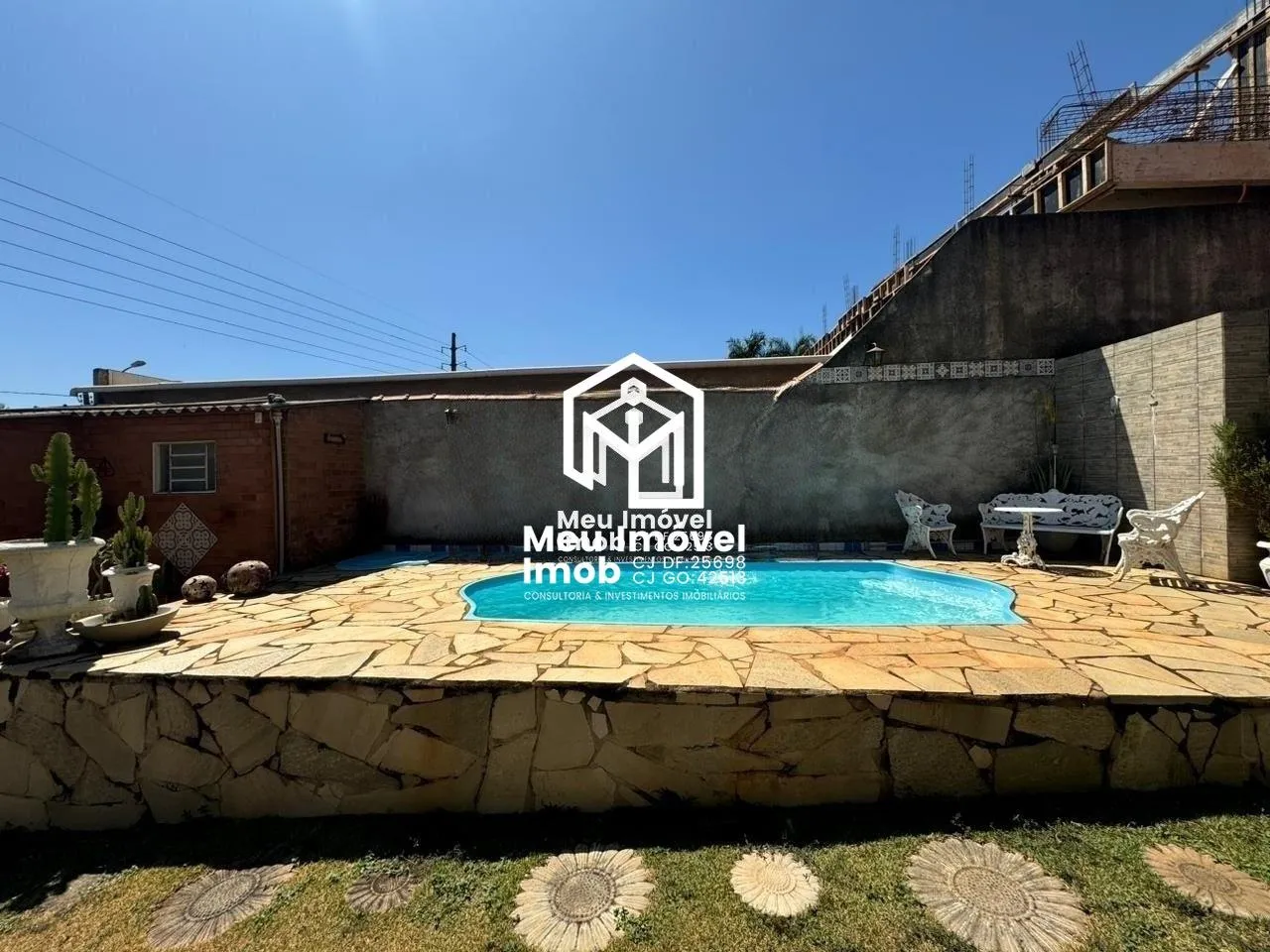 Imagem Casa 3 Quartos 3 Vagas 110m² Piscina Área de Serviço
