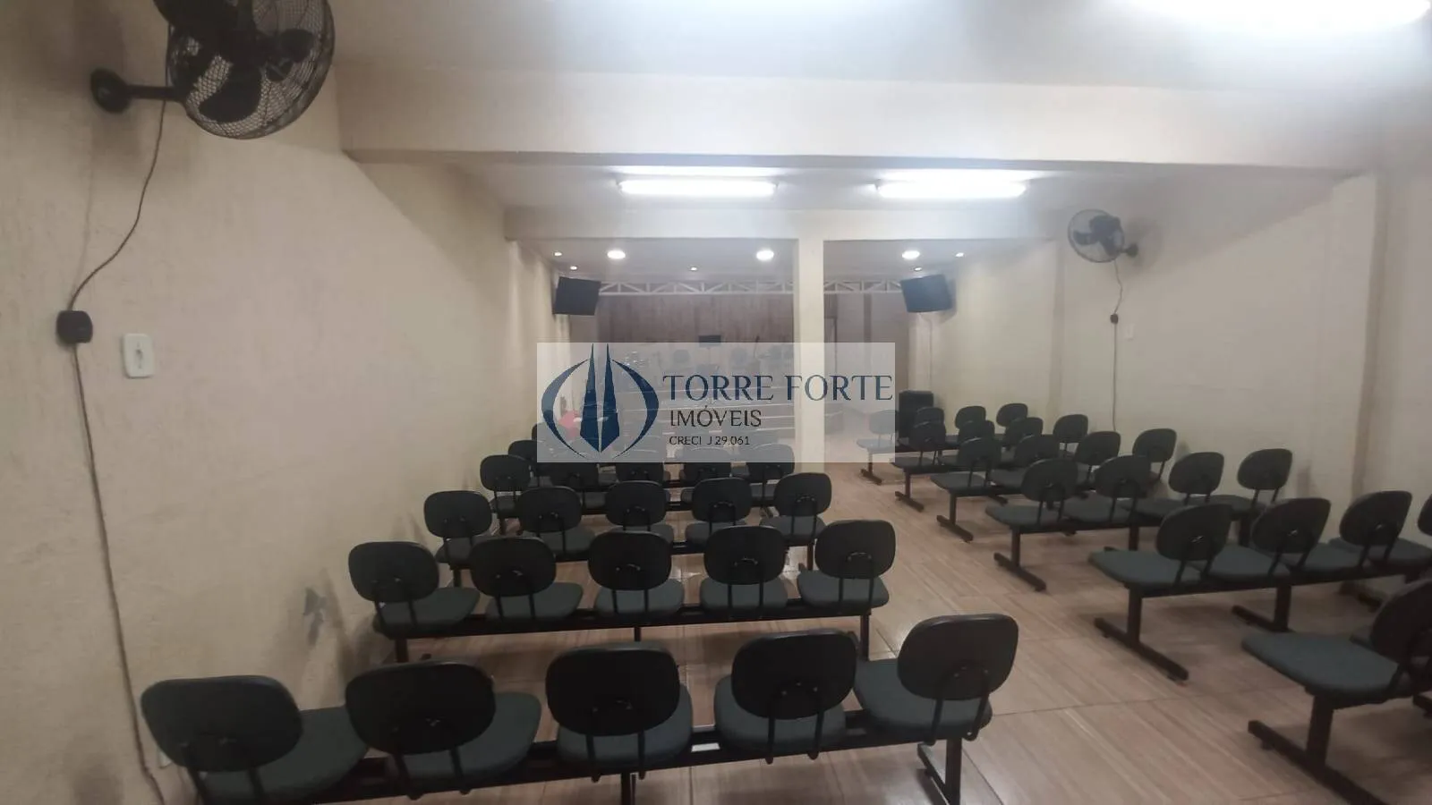 Imagem Casa assobradada com salão em baixo no Jardim Vila Formosa