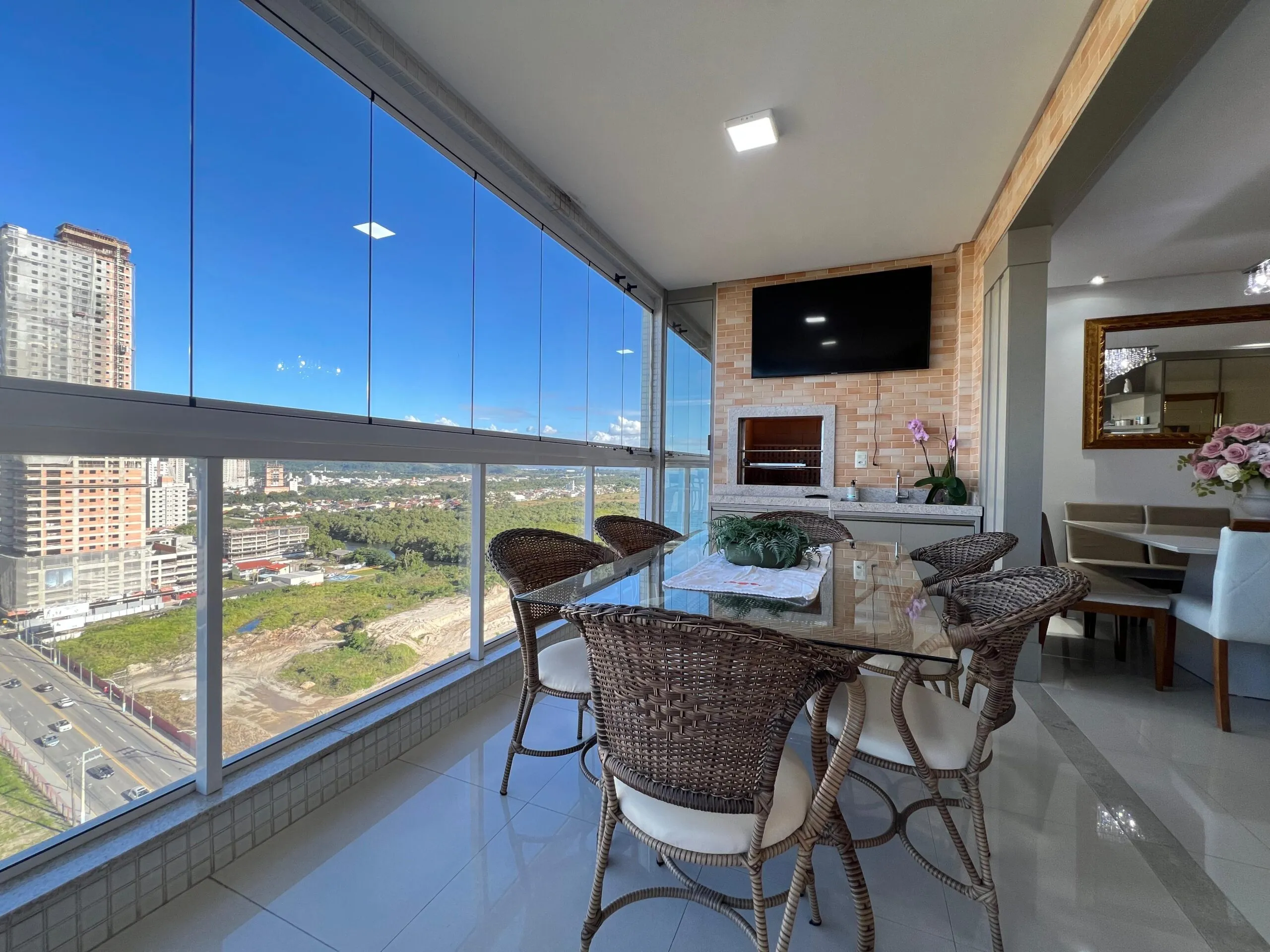 Imagem Apartamento com vista para o mar à venda com 200m2 por R$ 7.200.000,00