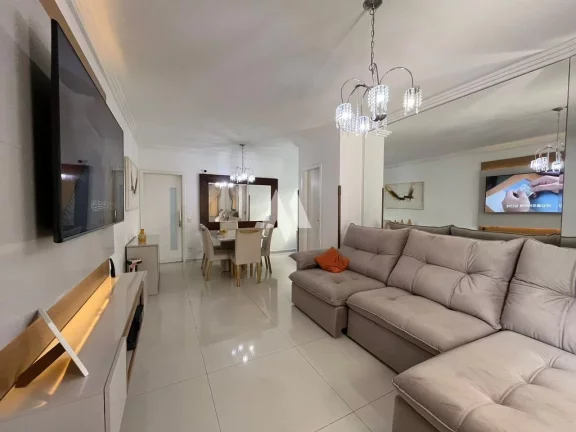 Imagem Casa sobreposta baixa vendida com porteira fechada, com piscina e churrasqueira
