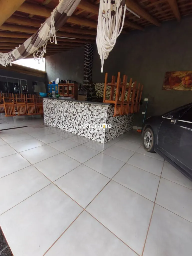 Imagem Casa bairro City Petrópolis, 250m2, rico em porcelanato e modulados.
