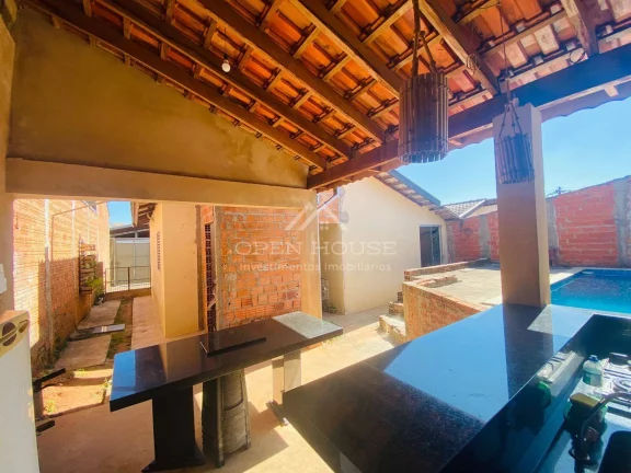 Imagem CASA PADRÃO COM PISCINA PASSANDO DÍVIDA