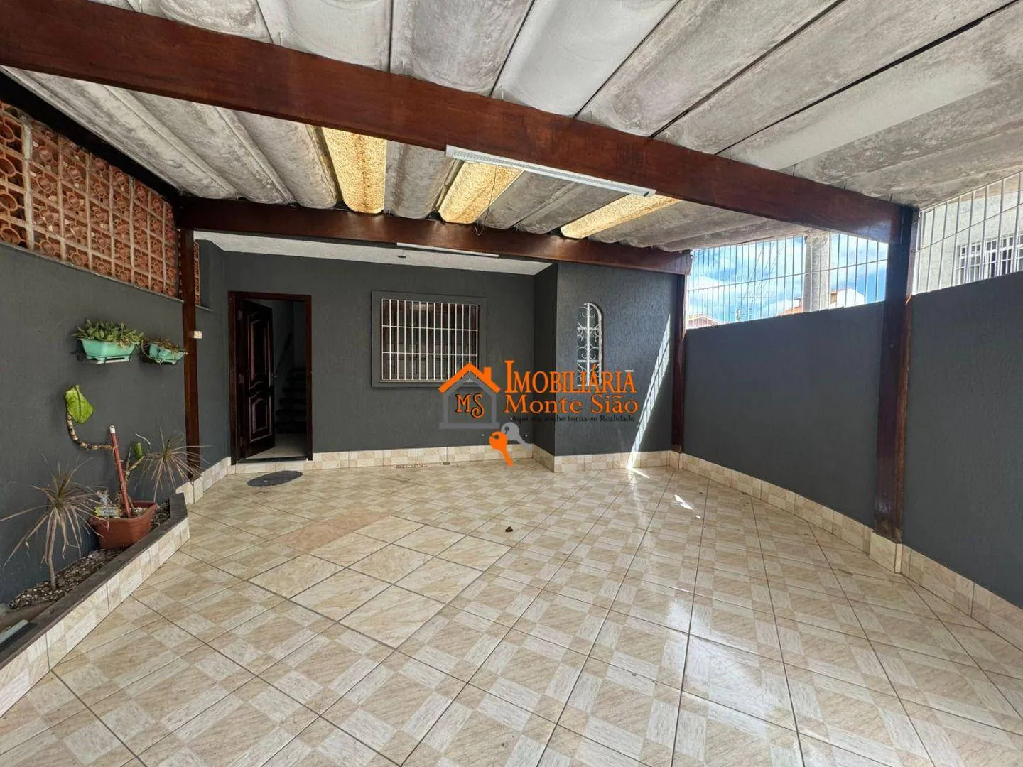 Foto do imóvel Sobrado com 2 dormitórios à venda, 250 m² por R$ 690.000,00 - Gopoúva - Guarulhos/SP