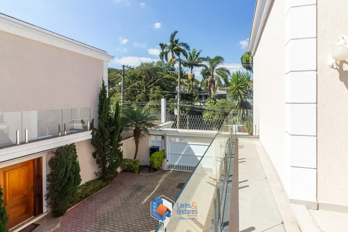 Imagem Casa no condomínio Condomínio Stephanie para venda com 5 quartos, sendo 3 suítes, 315m²