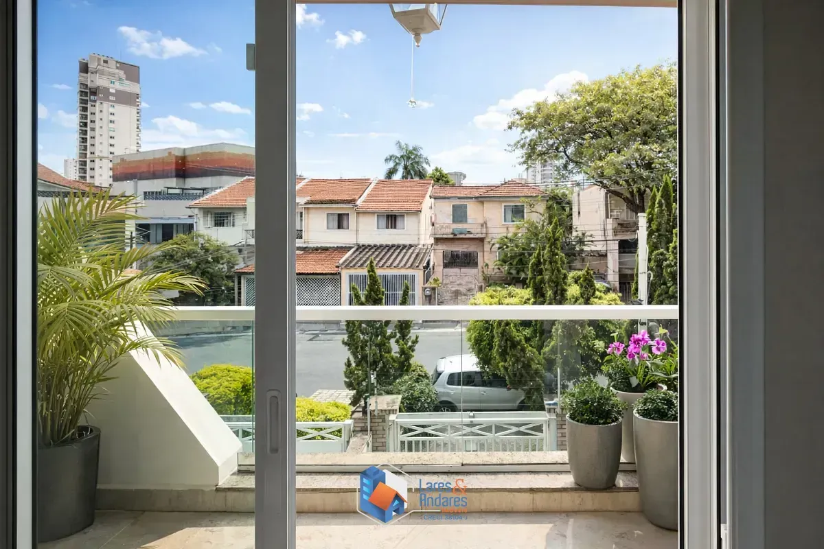 Imagem Sobrado para venda em Santana com 4 quartos, sendo 3 suítes, 230m²