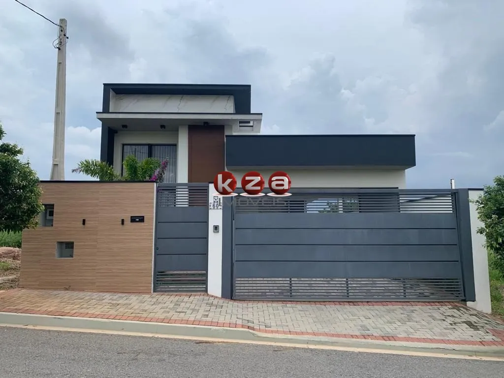 Foto do imóvel Casa à venda no Bairro Pinheirinho em Vinhedo com 2 quartos sendo 1 suíte, 2 vagas, 149 m². Aproveite!