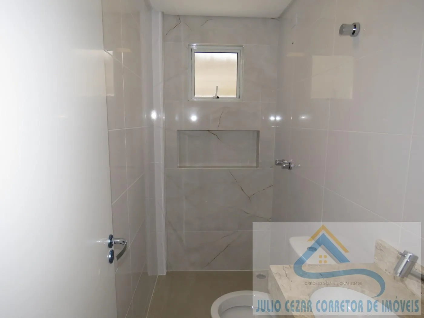 Imagem Apartamento para Venda em São José dos Pinhais, São Cristóvão, 3 dormitórios, 1 suíte, 2 banheiros, 1 vaga