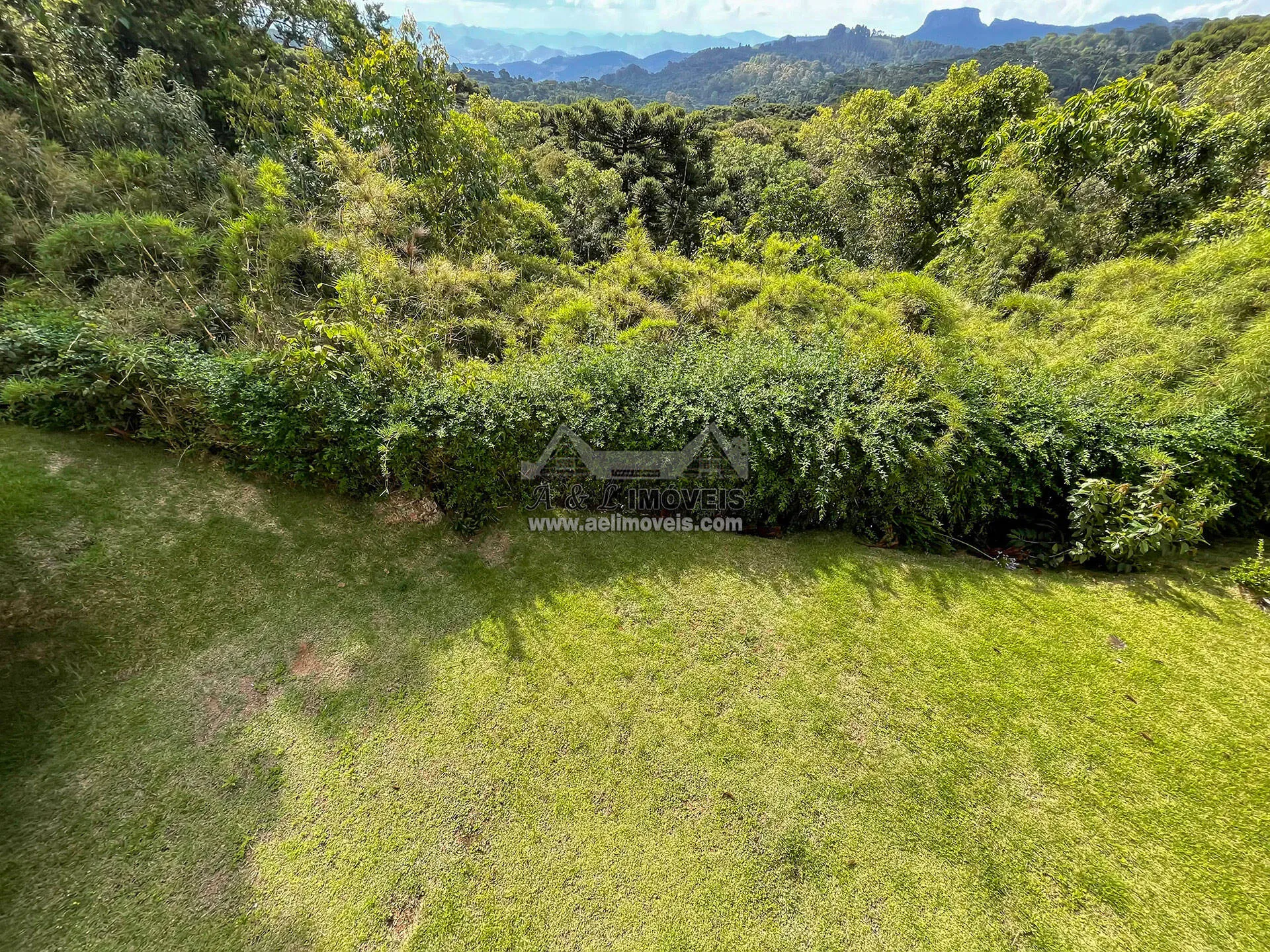 Imagem VENDIDO | Casa em Campos do Jordão | Vista Pedra do Baú