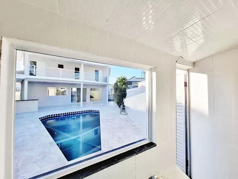 Imagem Belíssima Casa São 4 suítes com sacada, 6 banheiros, + sala de TV e escritório, sala dupla com l...