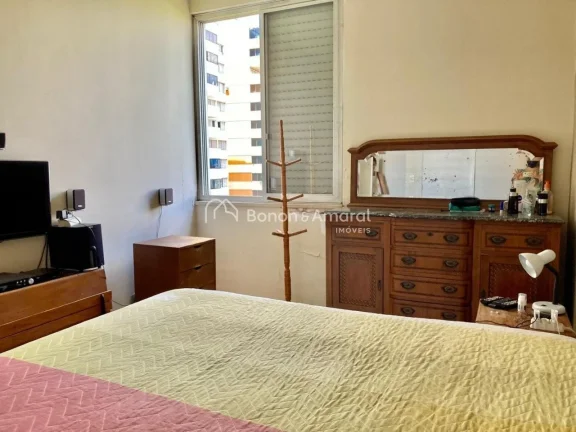 Imagem Localizado em uma torre única, este excelente apartamento oferece vista permanente para a charmosa ...