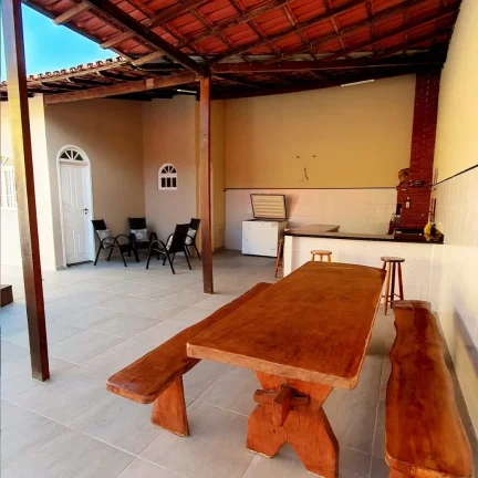 Imagem CASA COM 4 QUARTOS E 2 SUÍTES EM GUARAPARI-ES
