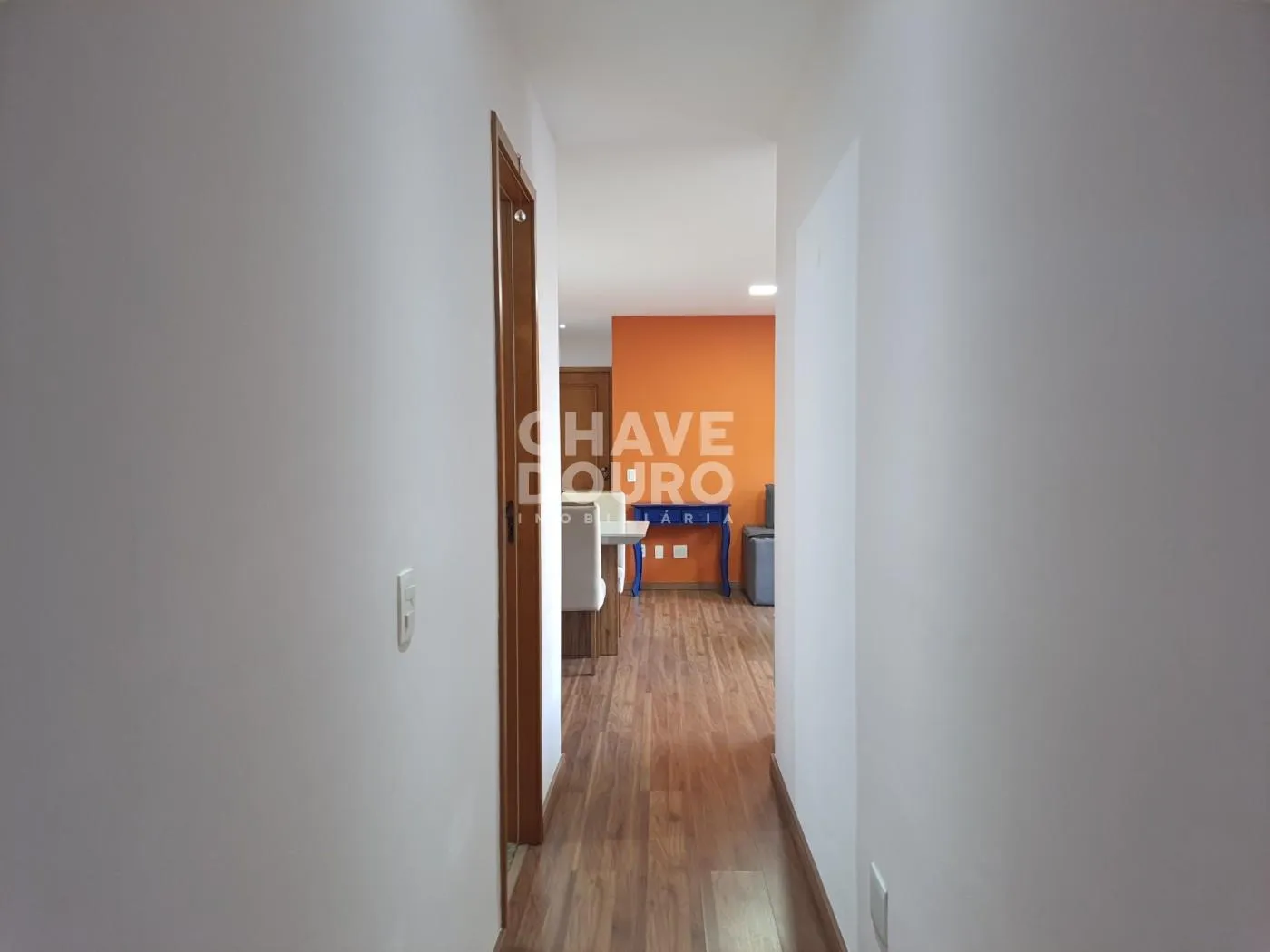 Imagem Apartamento de 2 Quartos (sendo 1 suíte com varanda) + Dependência e 1 Vaga