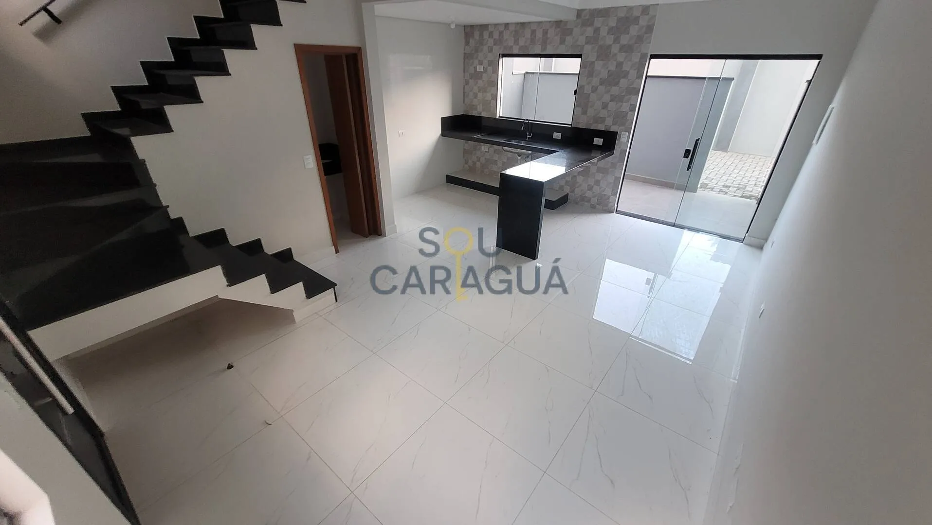 Imagem Casa em Condomínio com 2 quartos a venda no Capricórnio em Caraguatatuba