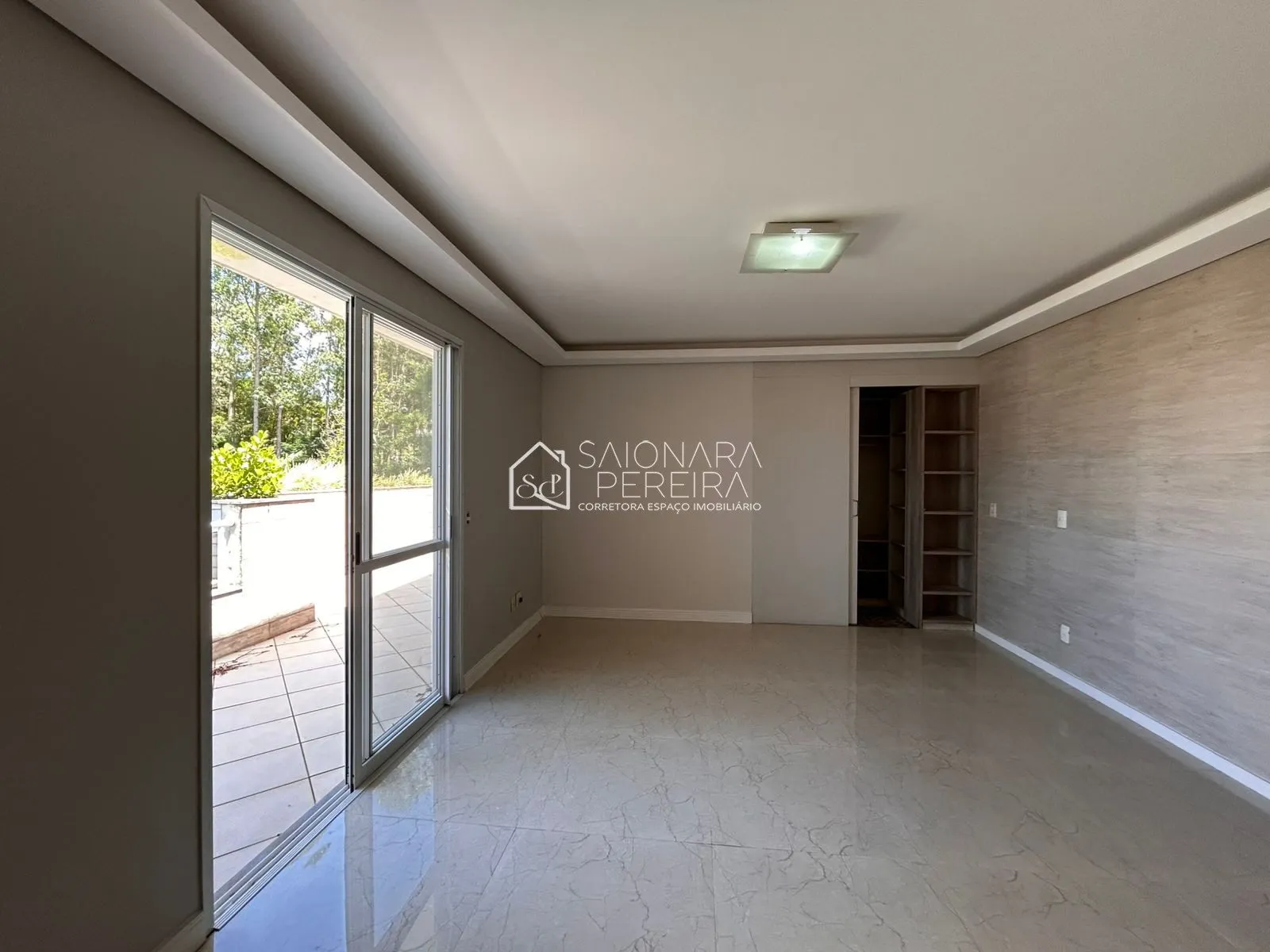 Imagem O Luxo de uma Mansão com a Segurança de um Apartamento no Coração do Córrego Grande