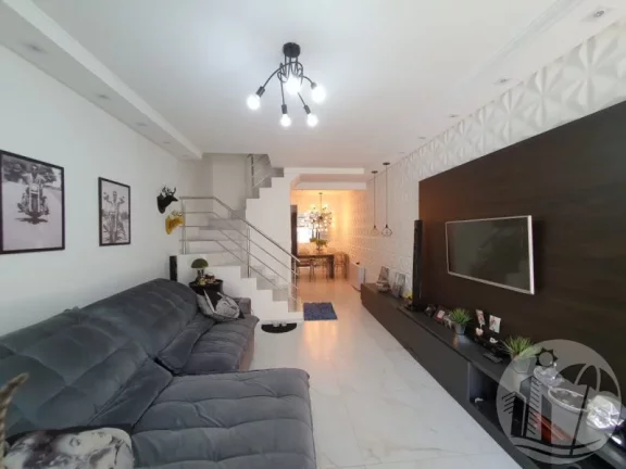 Imagem Lindo Sobrado Mobiliado e Decorado a 6 minutos da praia de B