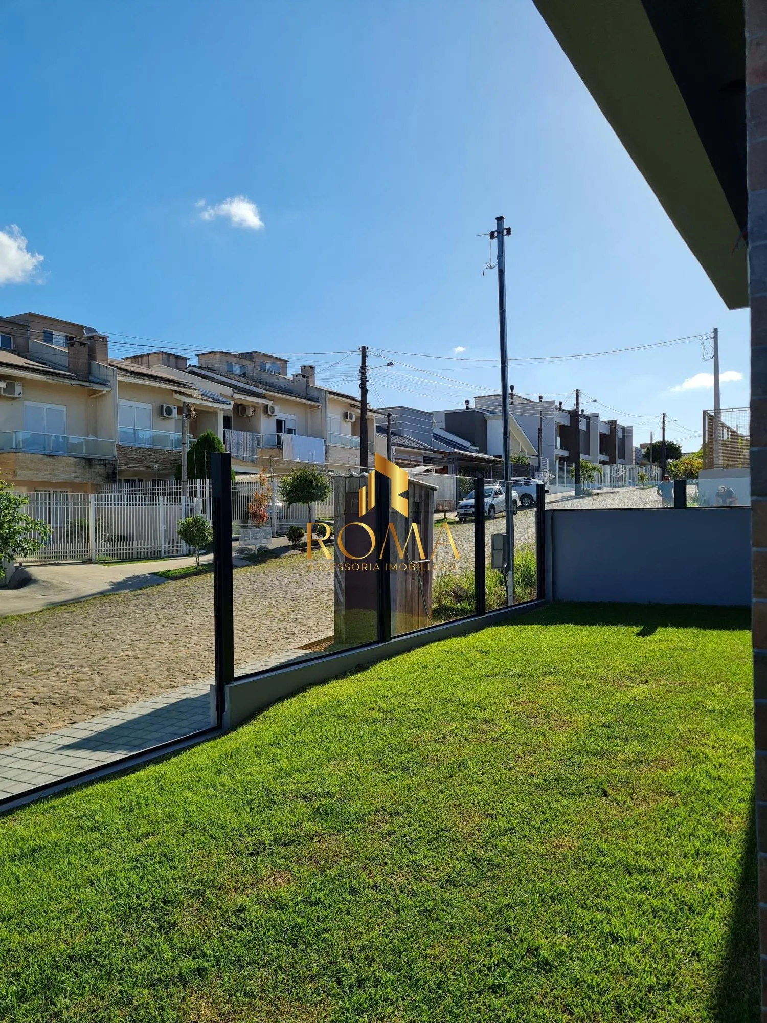 Imagem CASAS DOIS PISOS 03 DORMITÓRIOS E PÁTIO!!