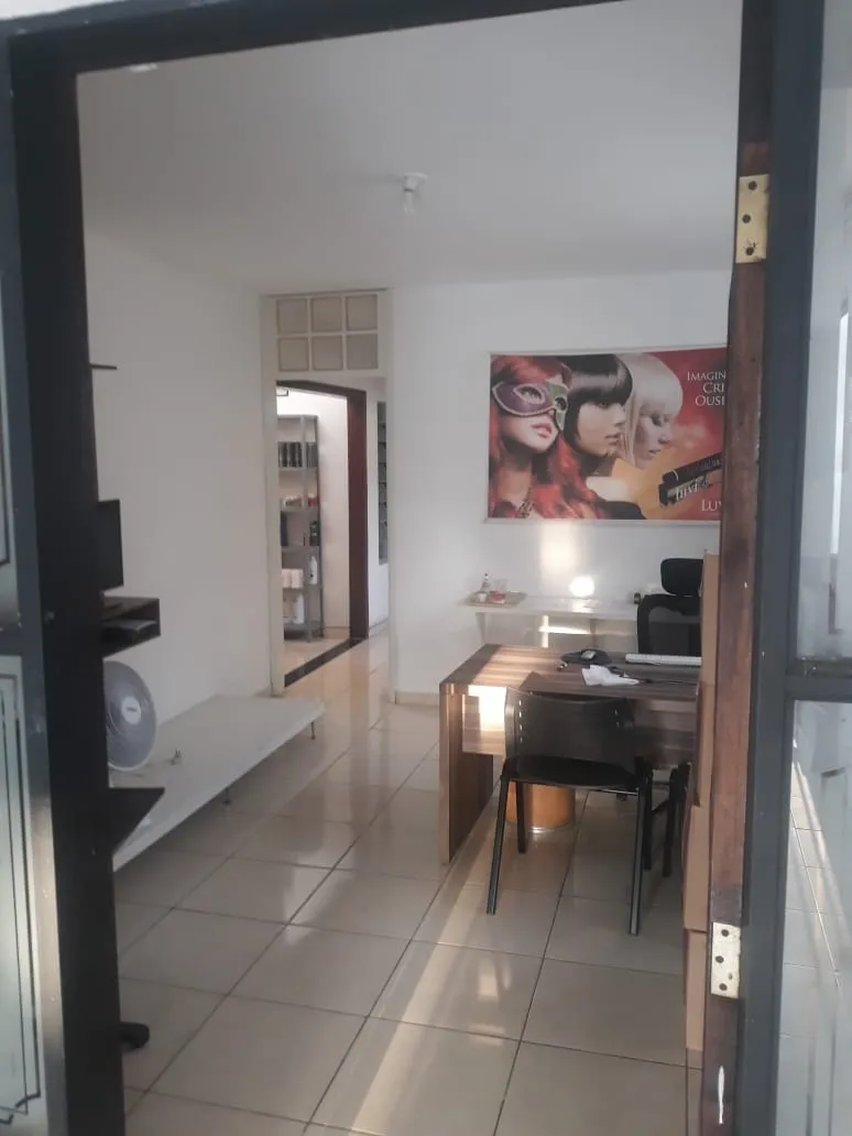 Imagem Comercial à venda 3 Quartos, 3 Vagas, 240M², Chácara do Visconde, Taubaté - SP