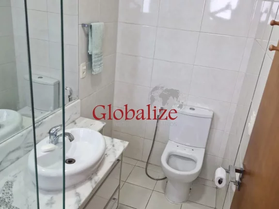 Imagem Apartamento com 3 quartos, 1 suíte e duas vagas de garagem no coração da Pompeia, em Santos. Valor R$ 1.120.000,00.