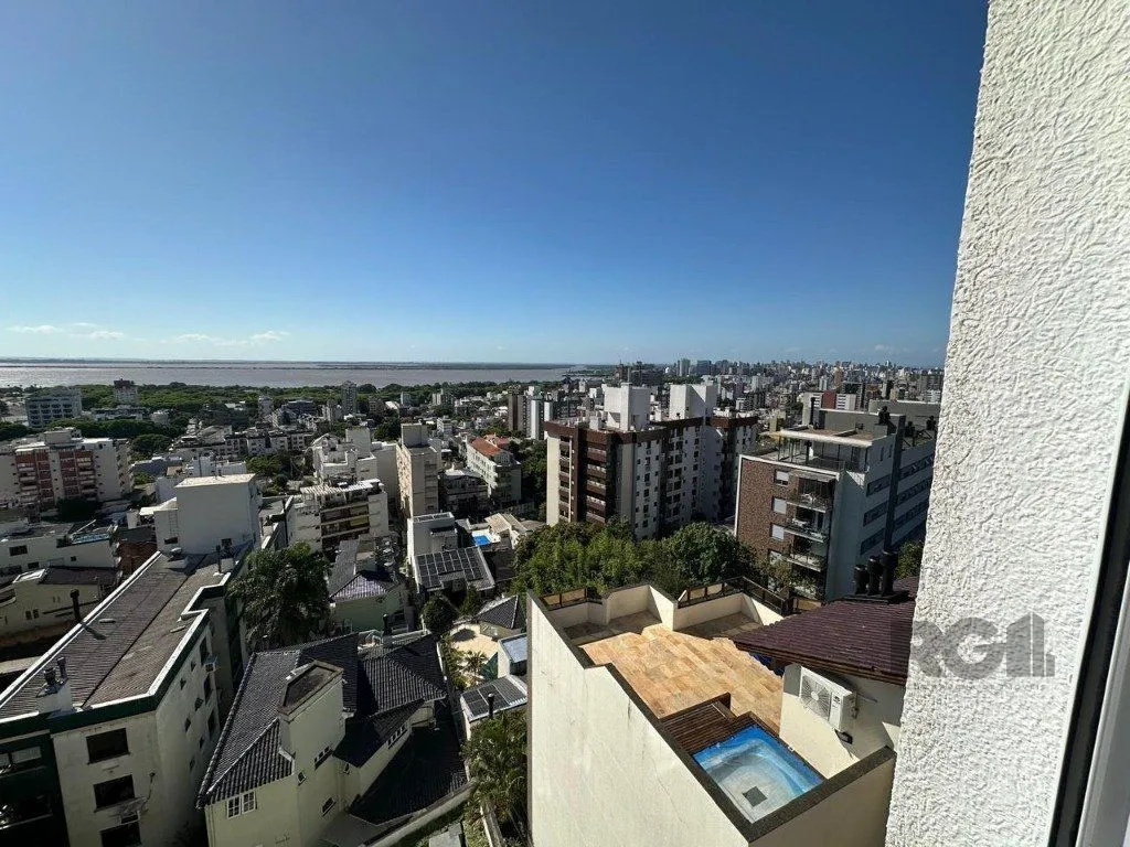 Imagem Vende-se amplo apartamento 3 quartos com suíte e 2 vagas no Menino Deus - 158,4m²