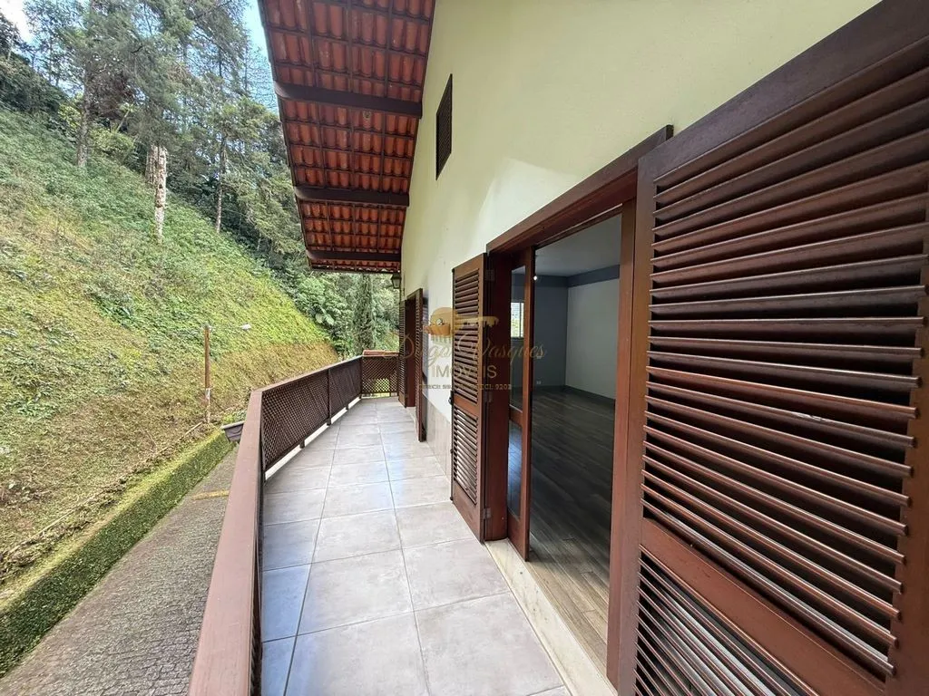 Imagem Casa em Condomínio para Venda em Teresópolis / RJ no bairro Granja Guarani