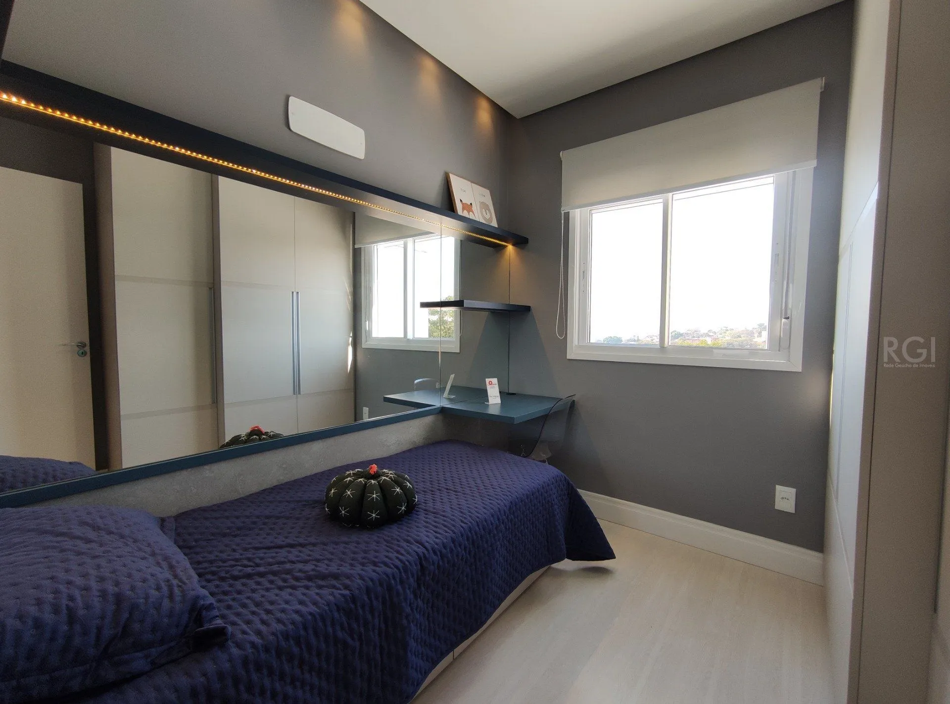Imagem Apartamento para Venda - 57.72m², 2 dormitórios, sendo 1 suites, 1 vaga - Santo Antonio
