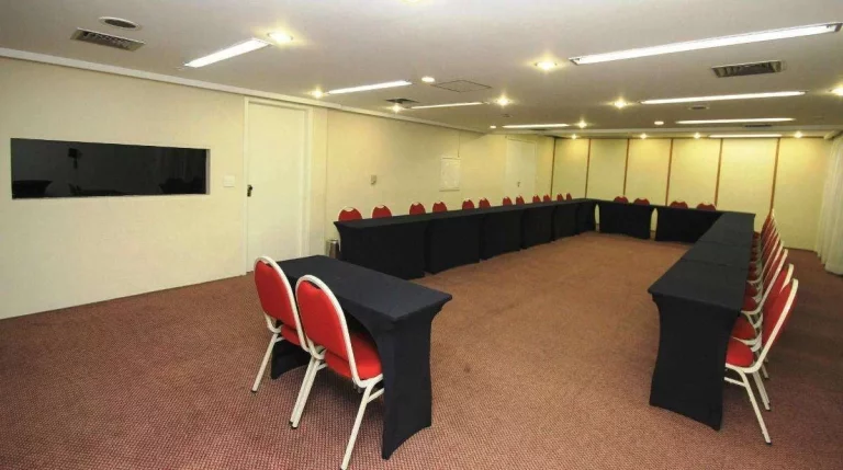 Imagem Flat disponível para locação no Hotel Bienal Suítes, com 28m², 1 dormitório e 1 vaga