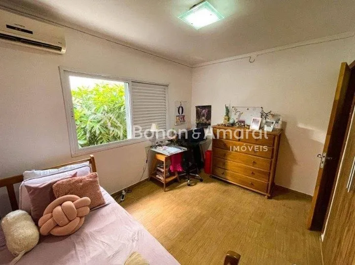 Imagem Casa com 179 m² e 3 Quartos