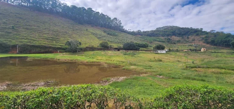 Imagem Terreno Comercial para Venda em Duas Barras, Vargem Grande, 5 dormitórios, 1 suíte, 3 banheiros