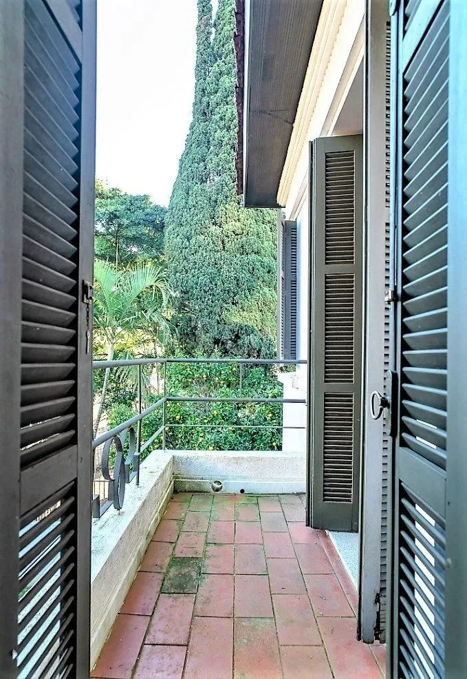 Imagem Casa Comercial para Venda - 290m², 0 dormitórios, Menino Deus