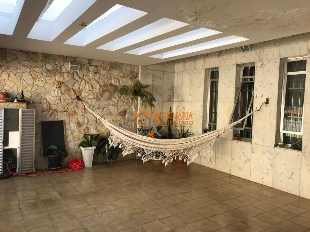 Imagem Sobrado com 3 dormitórios à venda, 190 m² por R$ 689.000,00 - Jardim Munhoz - Guarulhos/SP