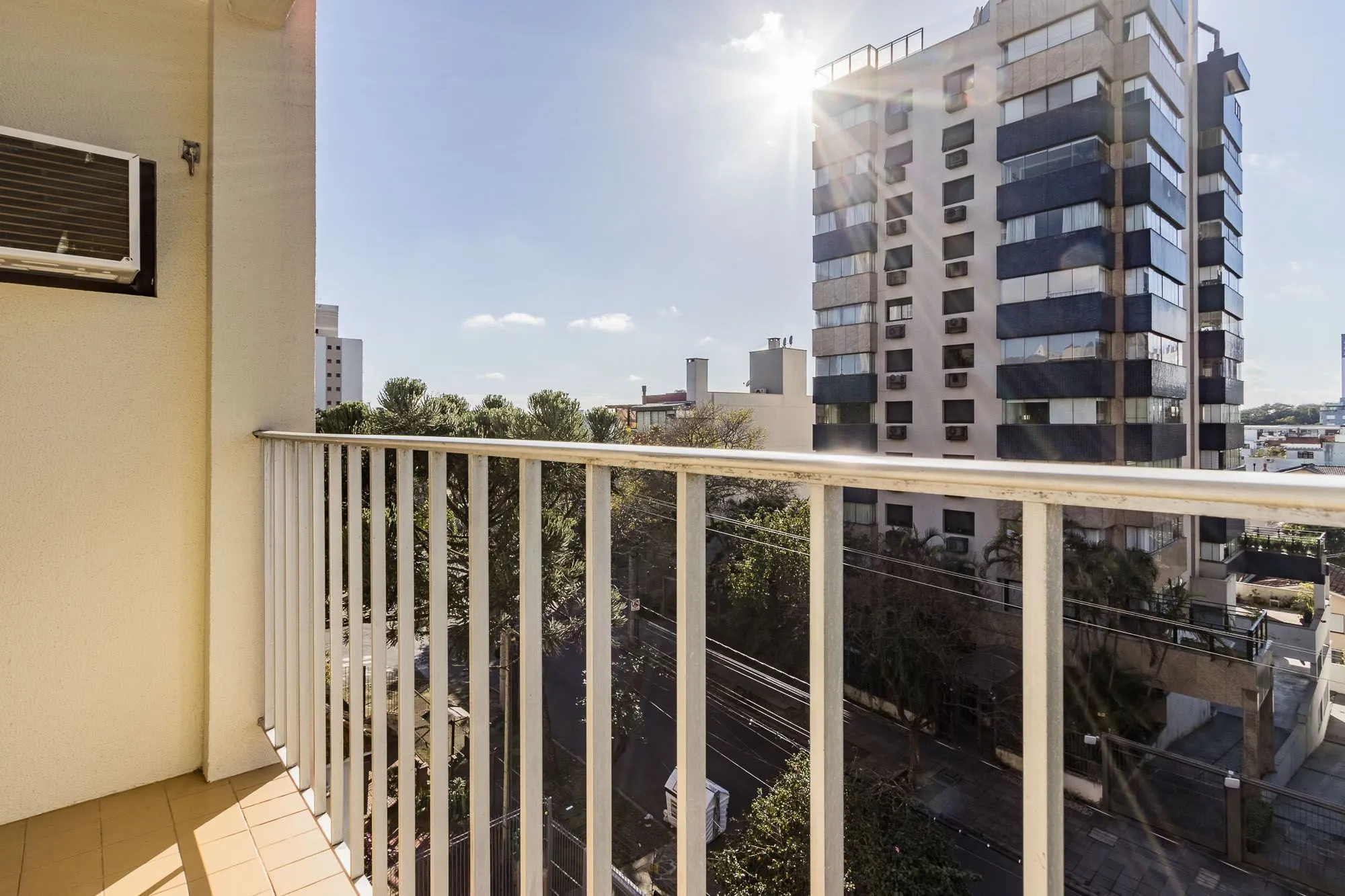 Imagem Oportunidade única: Apartamento com dois dormitórios e vaga de garagem à venda no coração do Bairro Higienópolis!