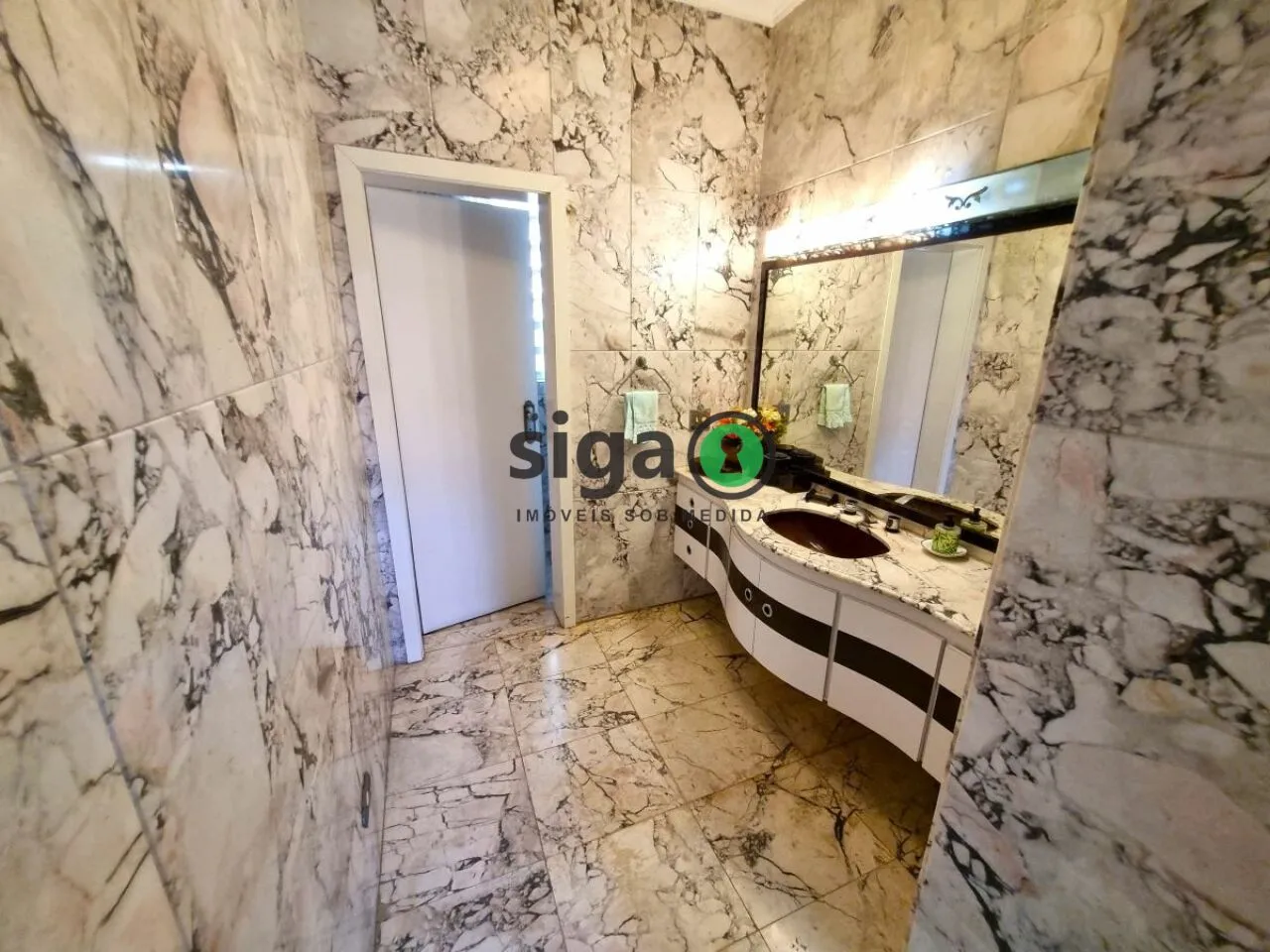 Imagem Casa a venda na Cidade Jardim com 5 quartos