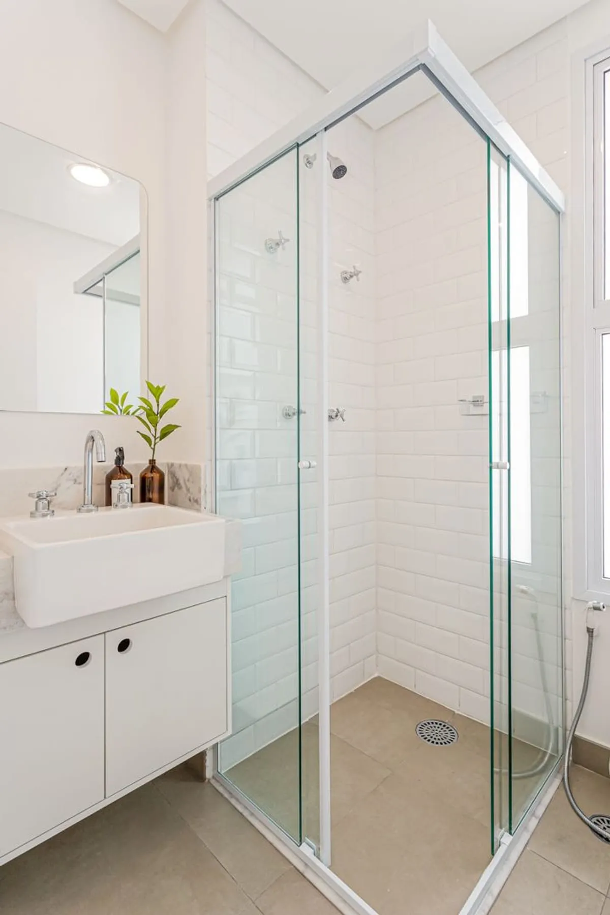 Imagem Apartamento com 2 Quartos para alugar, 67m² - Vila Madalena