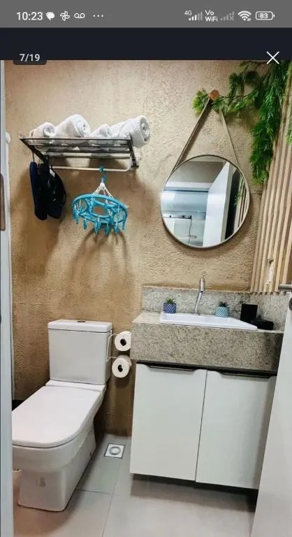 Imagem Flat mobiliado a 250 m do mar, pronto para locação por temporada, com piscina, elevador e condomínio fechado.