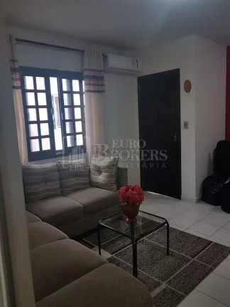 Imagem Excelente sobrado dividido em 3 apartamentos
