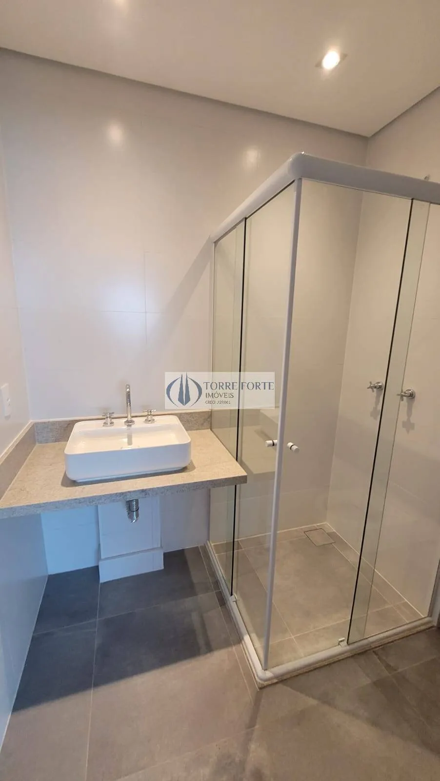 Imagem Studio com 42 m², 1 dormitório 1 banheiro 1 vaga de garagem, bem localizado